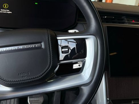 Used 2025 Land Rover Range Rover SE image 52