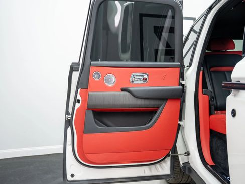 Used 2019 Rolls-Royce Cullinan AWD/4WD image 29