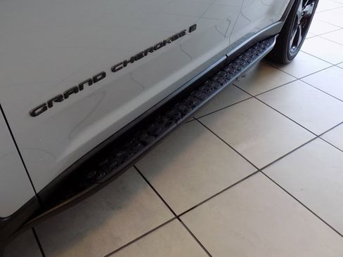 Certified 2023 Jeep Grand Cherokee Altitude image 29