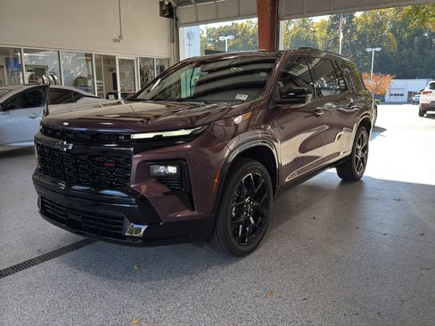 New 2026 Chevrolet Traverse RS w/ LPO, Floor Liner Package image 3