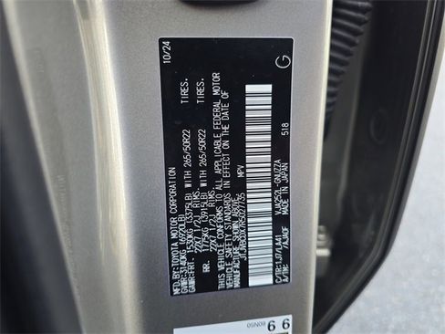 Used 2024 Lexus GX 550 image 34