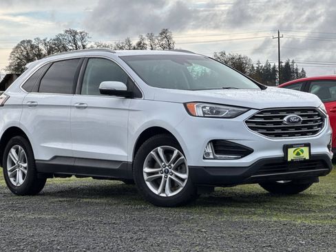 Used 2019 Ford Edge SEL w/ Equipment Group 201A image 2