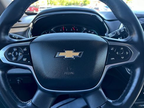 Used 2023 Chevrolet Traverse LT w/ LT Premium Package FWD image 11