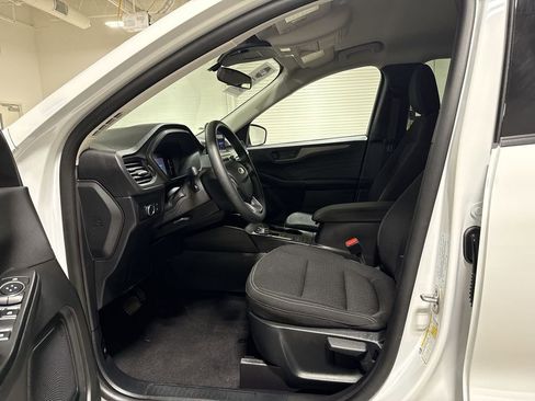 Used 2025 Ford Escape Active AWD/4WD image 19