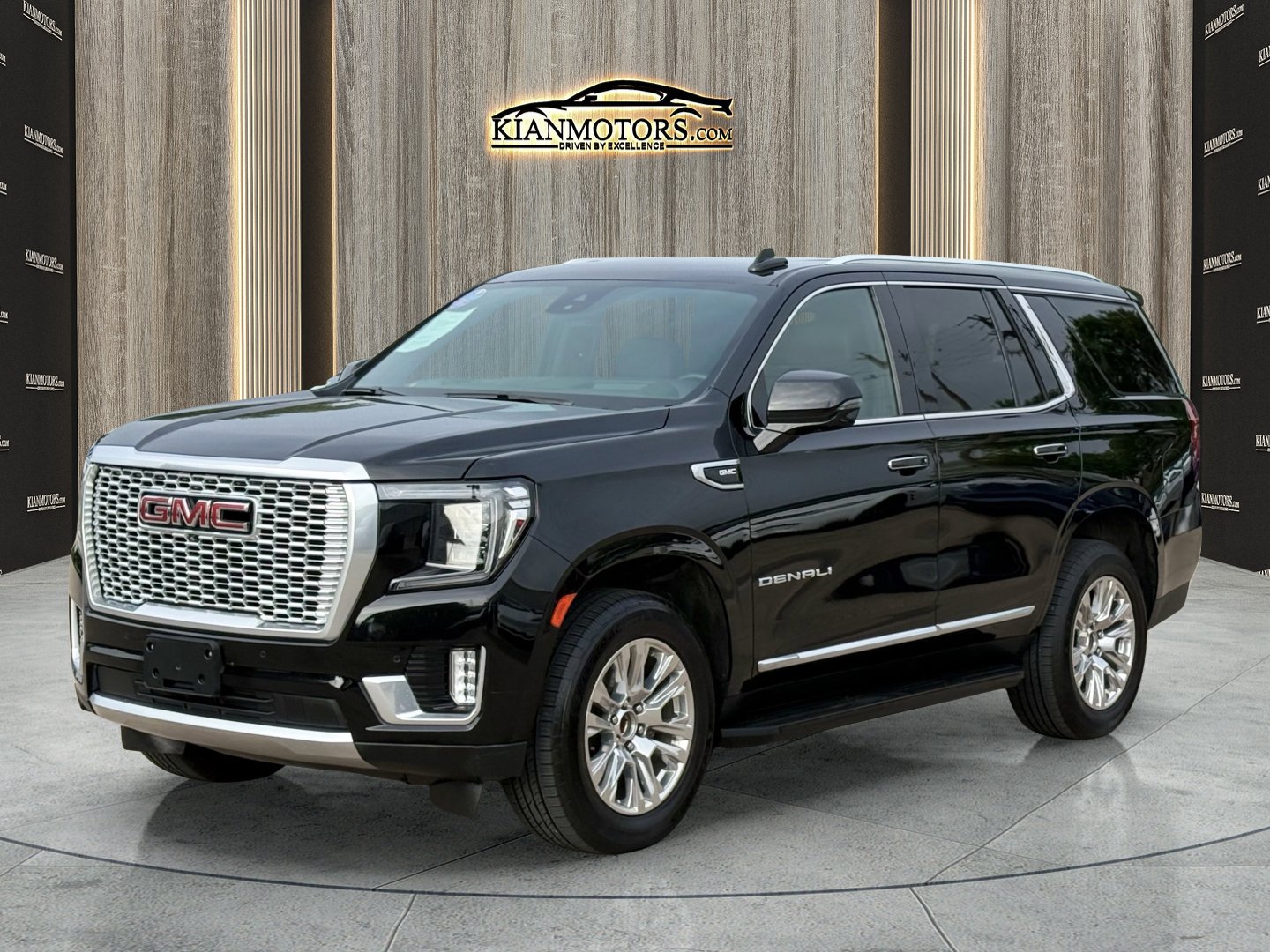 Used 2023 GMC Yukon Denali RWD image 3