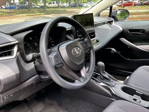 Used 2025 Toyota Corolla LE w/ LE Premium Package FWD image 14