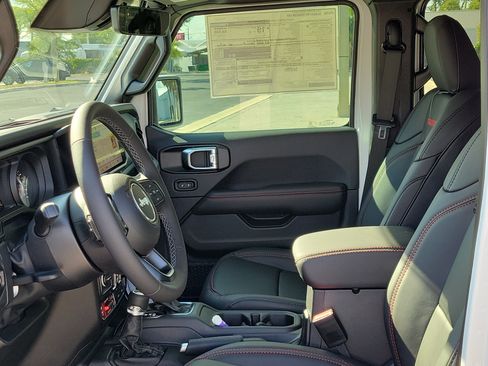 New 2026 Jeep Gladiator Rubicon AWD/4WD image 17