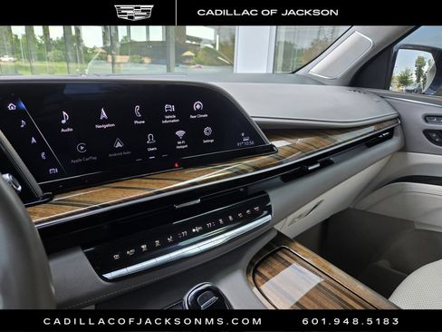 Used 2022 Cadillac Escalade Sport Platinum AWD/4WD image 18