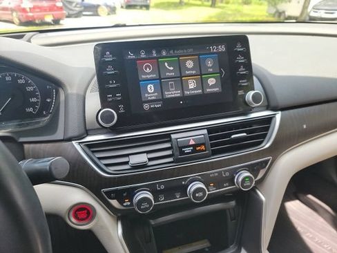 Used 2018 Honda Accord Touring image 12