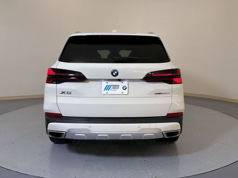 Used 2025 BMW X5 xDrive50e AWD/4WD image 9