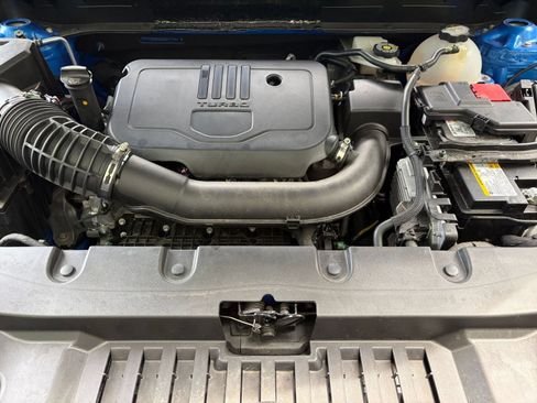 Used 2025 Chevrolet Blazer LT FWD image 33