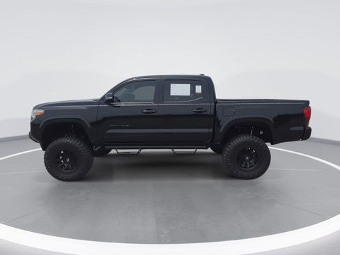 Used 2023 Toyota Tacoma SR5 w/ Technology Package AWD/4WD image 6