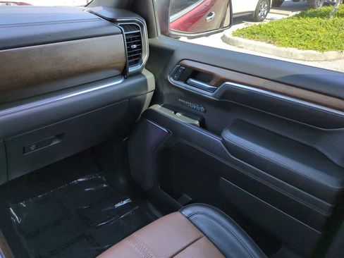 Used 2023 Chevrolet Silverado 1500 High Country w/ Technology Package image 17