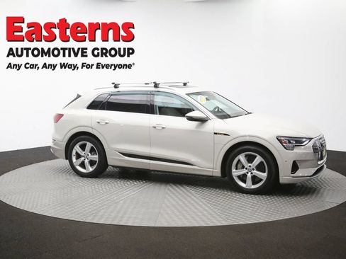 Used 2019 Audi e-tron Prestige w/ Prestige Package AWD/4WD image 46