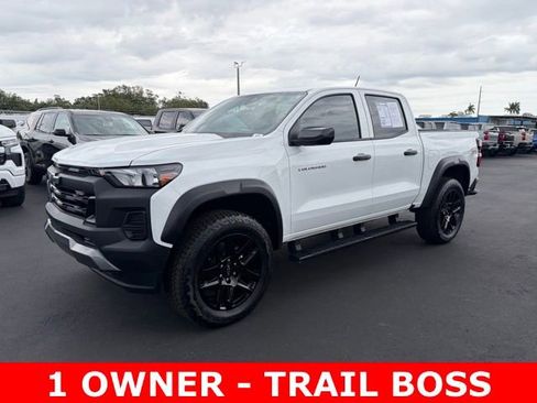 Certified 2025 Chevrolet Colorado Trail Boss AWD/4WD image 3