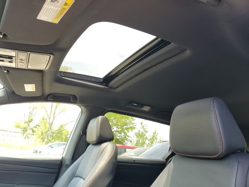 Certified 2023 Honda Odyssey Sport image 12