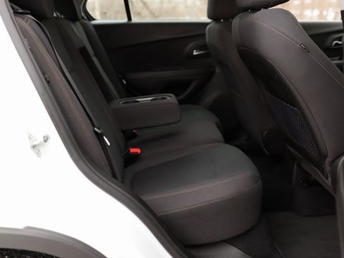 Used 2019 Chevrolet Trax LS image 24