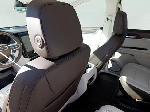 New 2026 GMC Acadia Denali w/ Super Cruise Package image 21