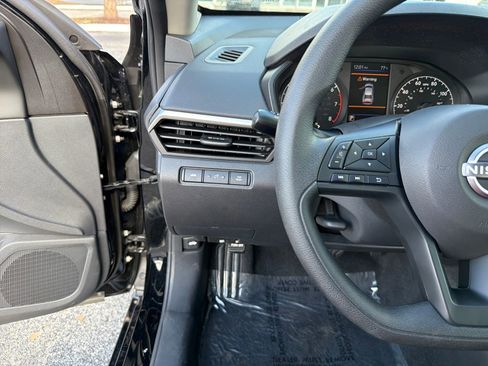 Certified 2025 Nissan Altima 2.5 S image 12