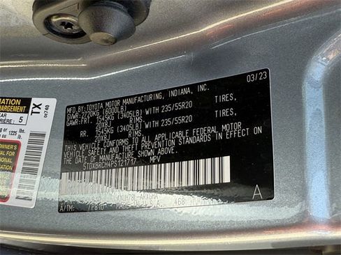 Used 2023 Toyota Highlander Limited image 36