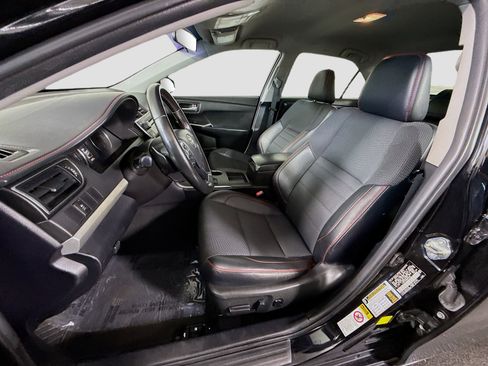 Used 2016 Toyota Camry SE FWD image 21