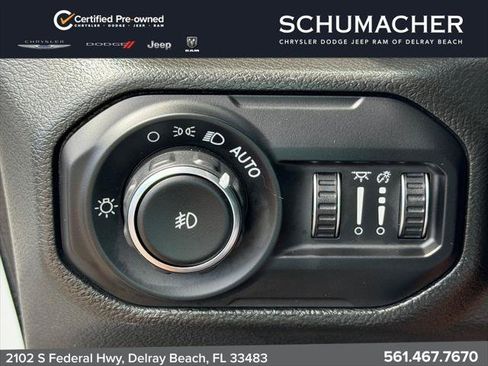 Certified 2022 Jeep Wrangler Unlimited Sahara w/ LED Lighting Group AWD/4WD image 28
