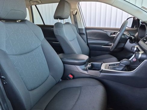 Used 2025 Toyota RAV4 XLE FWD image 18