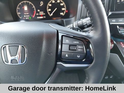 Used 2025 Honda Odyssey Touring image 12