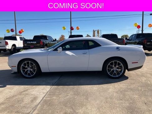 Used 2022 Dodge Challenger GT image 4