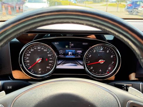 Used 2017 Mercedes-Benz E 300 4MATIC image 81