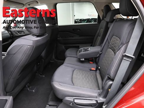 Used 2025 Nissan Pathfinder SV FWD image 21