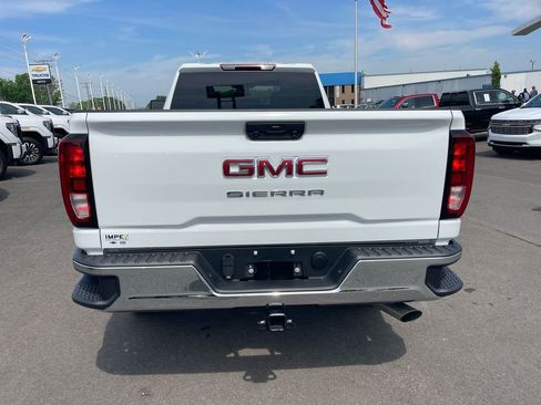 Used 2024 GMC Sierra 2500 Pro w/ Convenience Package image 4