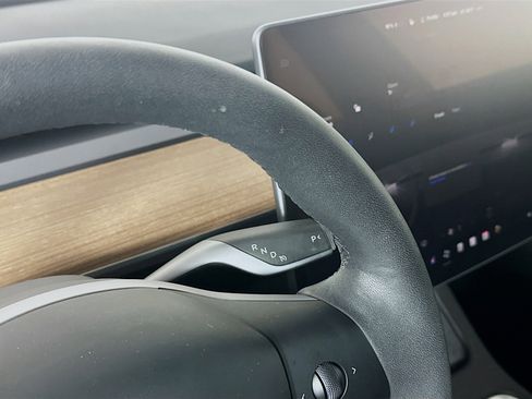 Used 2023 Tesla Model 3 Standard Range image 24