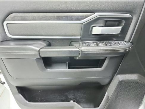 Used 2024 RAM 2500 Big Horn AWD/4WD image 32