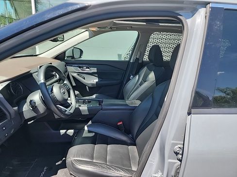 Used 2021 Nissan Rogue SL FWD image 3