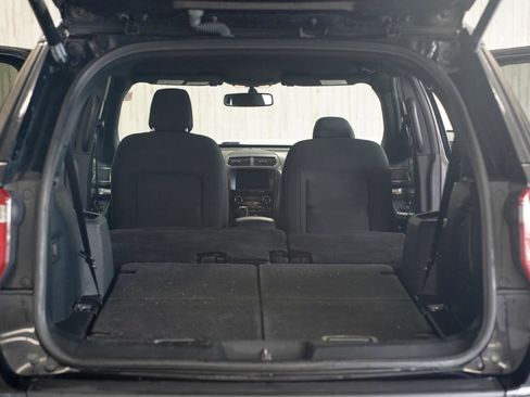 Used 2019 Ford Explorer XLT w/ Equipment Group 201A AWD/4WD image 41