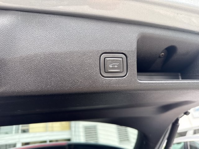 Used 2024 Chevrolet Equinox EV LT FWD image 30