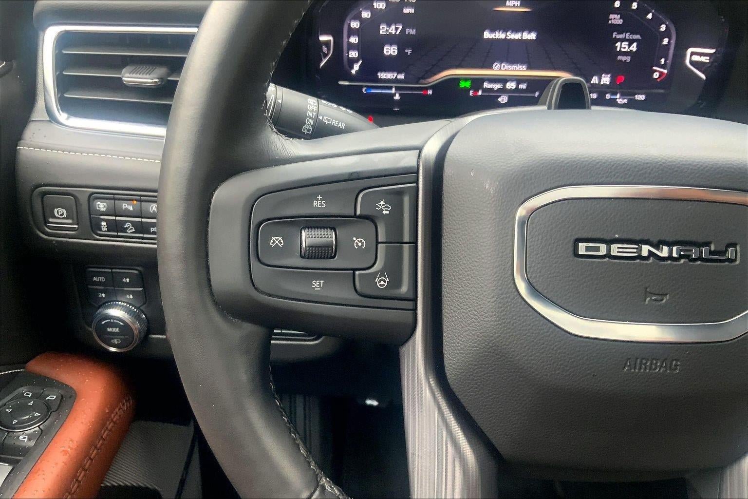 Used 2023 GMC Yukon XL Denali Ultimate AWD/4WD image 19
