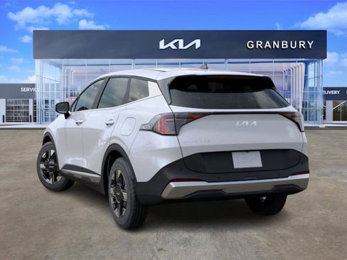 New 2026 Kia Sportage LX image 5