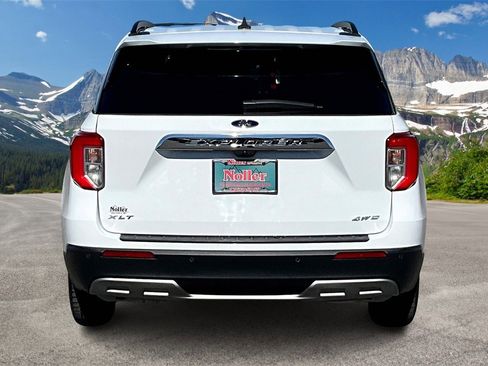 Used 2023 Ford Explorer XLT w/ Equipment Group 202A image 4