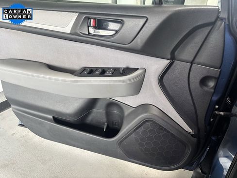 Used 2019 Subaru Outback 2.5i Premium image 12