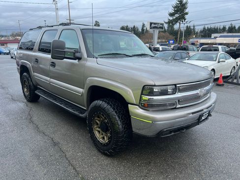 Used 2000 Chevrolet Suburban 2500 LS w/ LS Preferred Equipment Group image 6