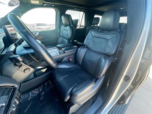 Used 2022 Lincoln Navigator L Reserve image 9