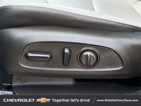 Used 2018 Chevrolet Equinox Premier image 31