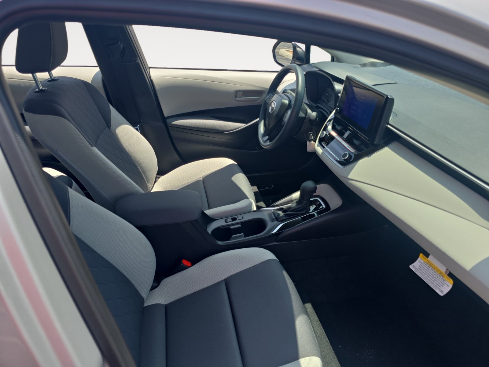 Certified 2025 Toyota Corolla LE FWD image 15