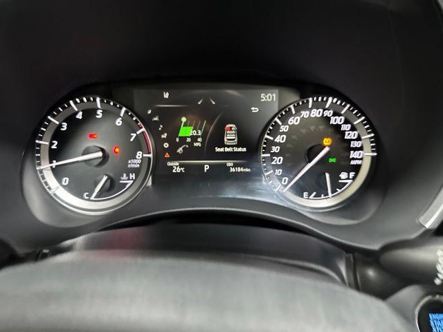 Used 2022 Toyota Highlander XLE AWD/4WD image 16
