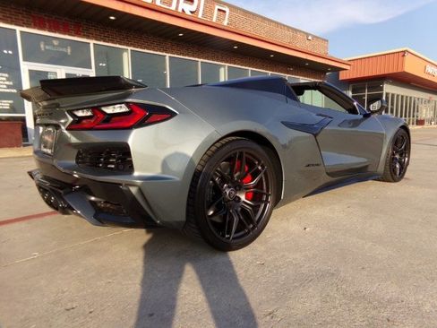 Used 2024 Chevrolet Corvette Z06 RWD image 5