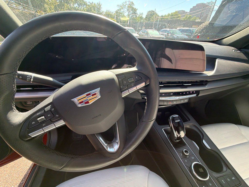 Used 2024 Cadillac XT4 Sport AWD/4WD image 10