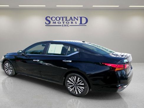 Used 2024 Nissan Altima 2.5 SV FWD image 8