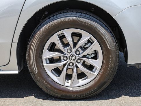 Certified 2023 Toyota Sienna LE AWD/4WD image 29